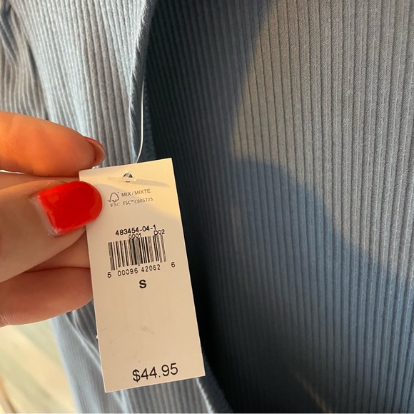 NWT GAP Ribbed Long Sleeve Top w/ Back Cutout - Picture 3 of 5